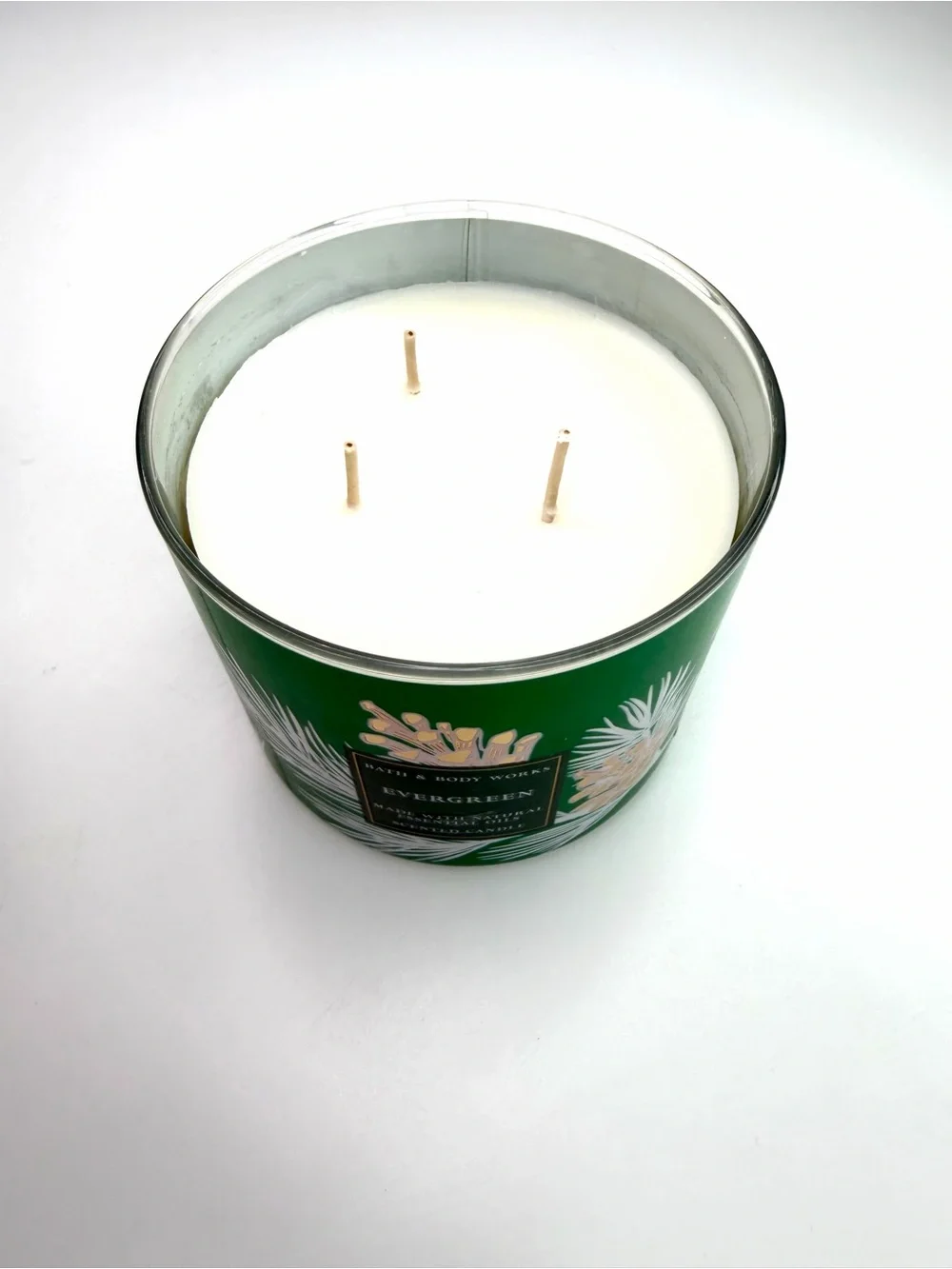 Bath & Body Works Green Evergreen 3-Wick 14.5 oz Candle - Picture 6 of 6